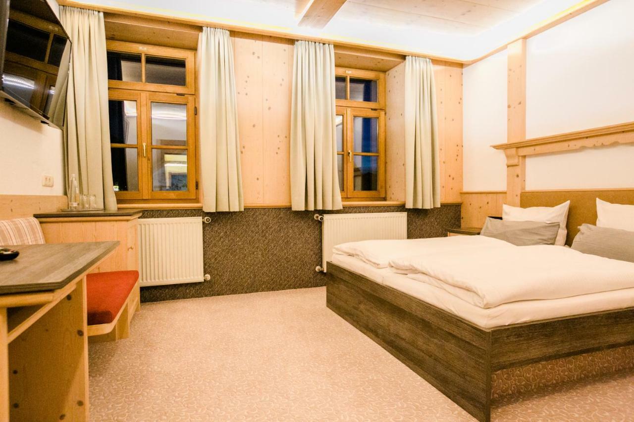 Landgasthof Zum Herz Trauchgau Exterior foto